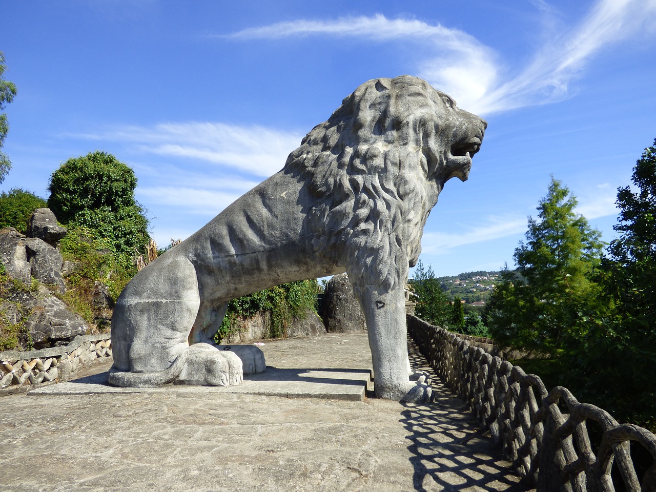 Image - lion statue park sculpture spain