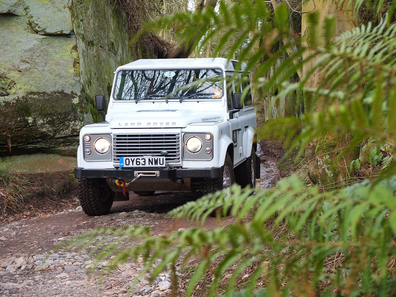 Image - range rover offroad england