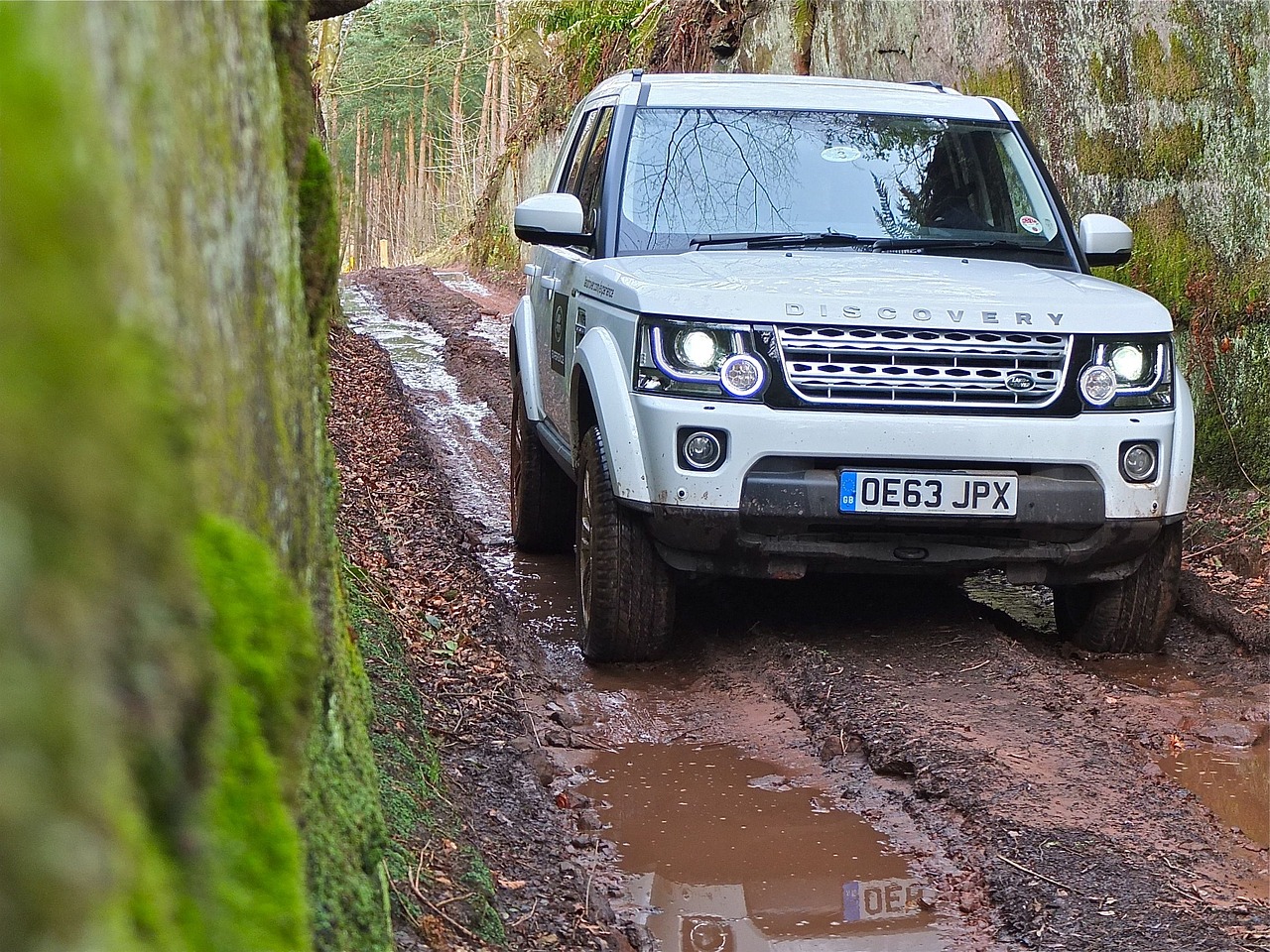 Image - range rover off road england