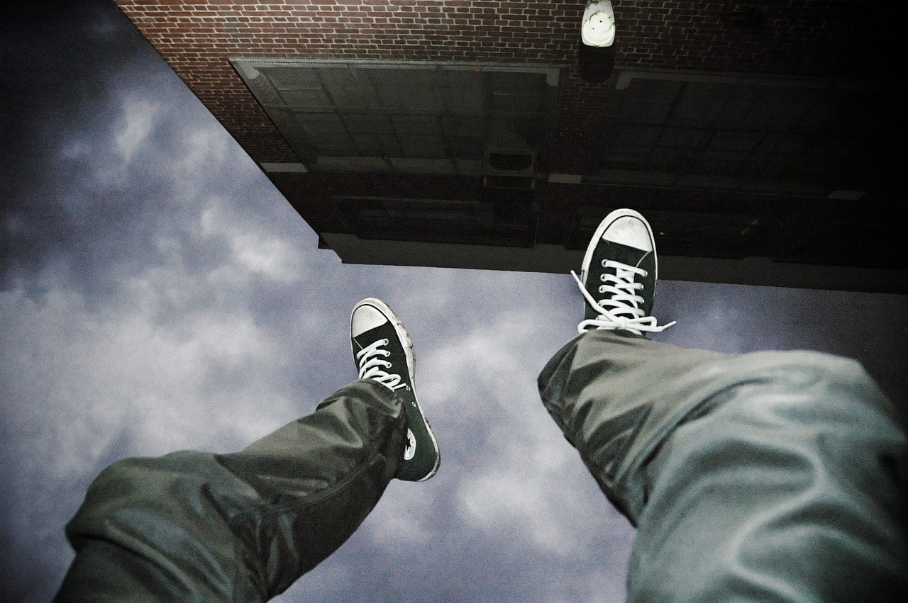 Image - falling suicide man jump