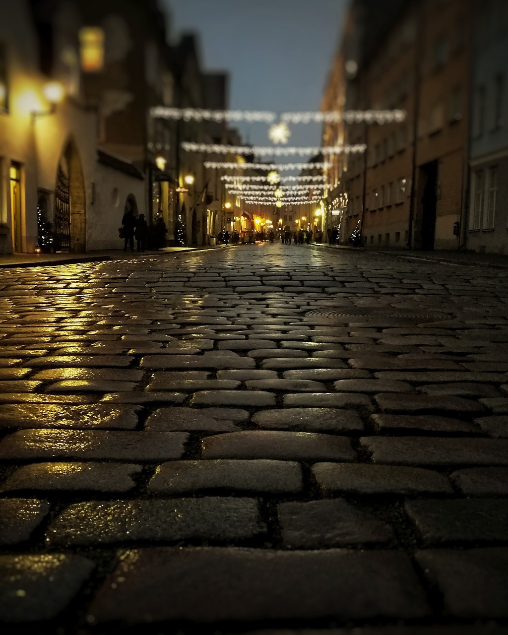 Image - estonia night street old tallinn