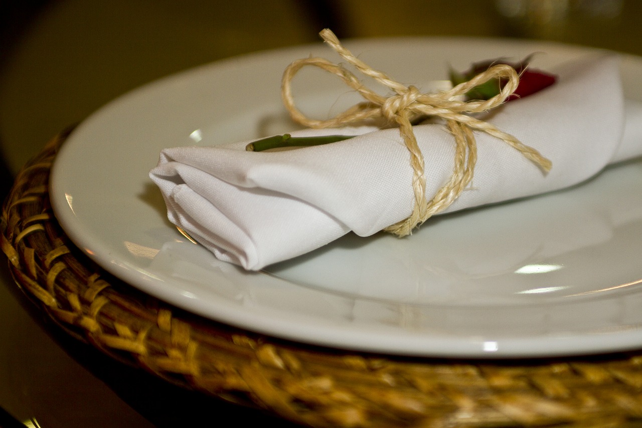 Image - napkin rosa plate marriage