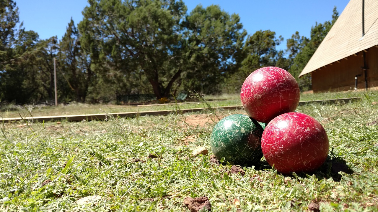 Image - bocce balls cabin