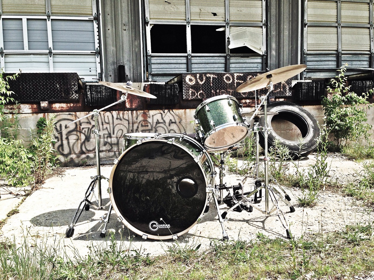 Image - music drums old abandoned grunge