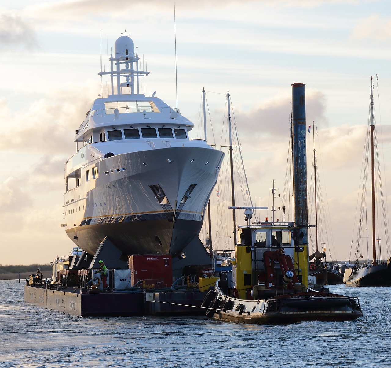 Image - yacht tug heavy duty