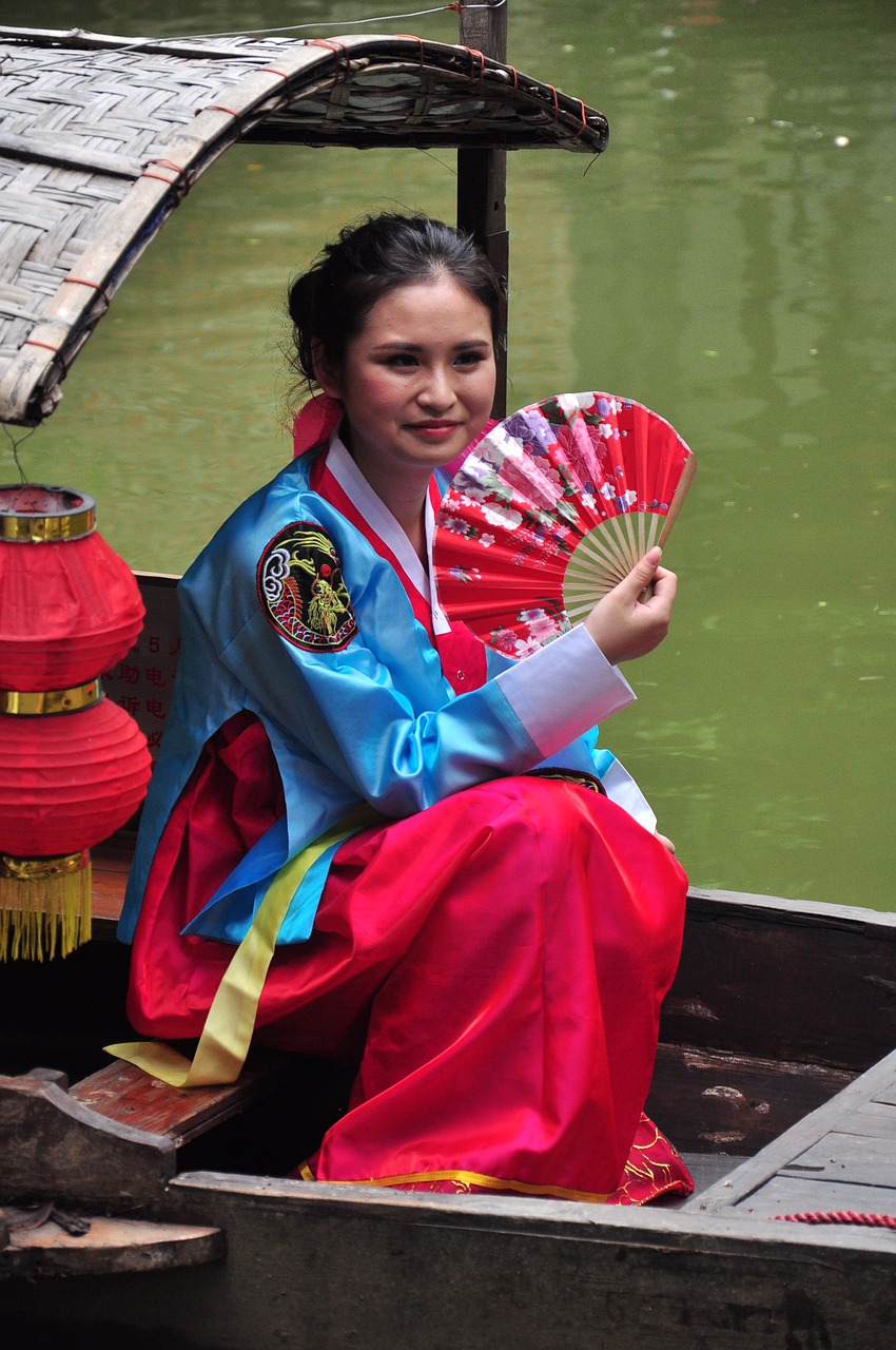 Image - chinese woman with fan