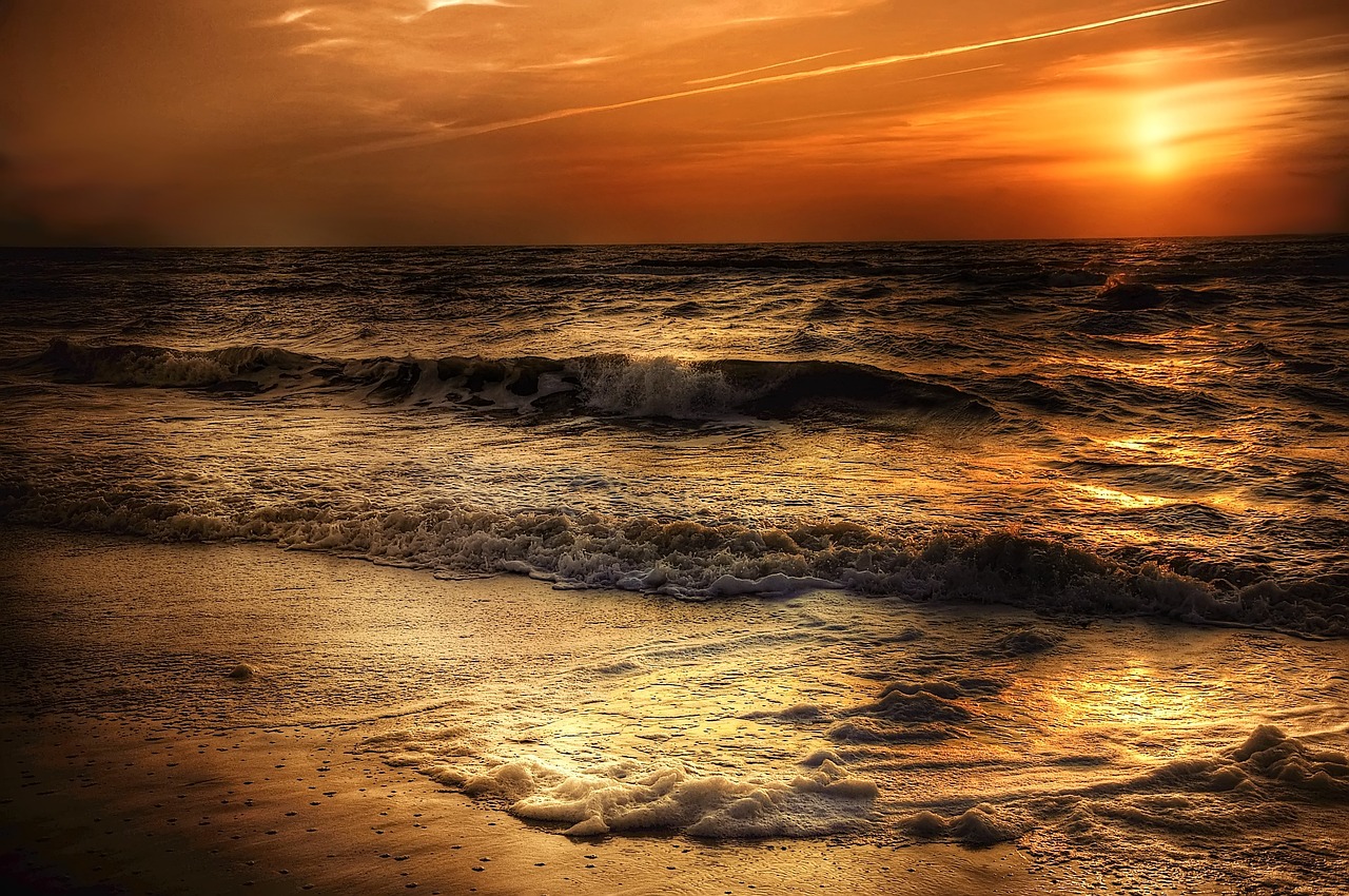 Image - beach sun sea sunset romance