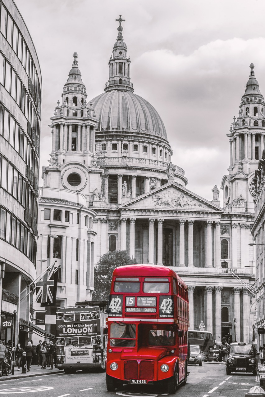 Image - london bus st paul s