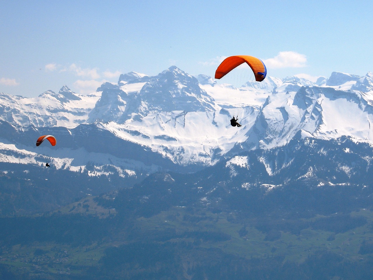 Image - paragliding alpine switzerland