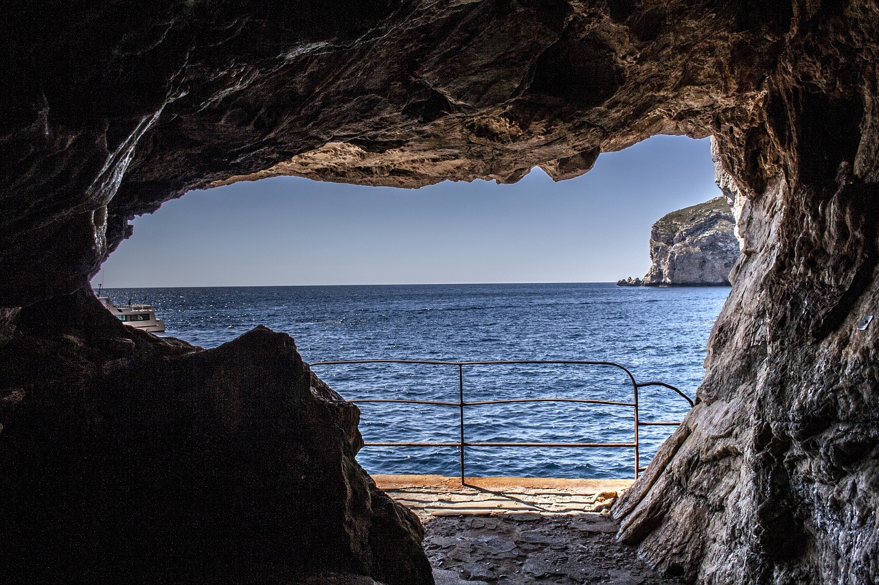 Image - caves neptune capo caccia glimpse