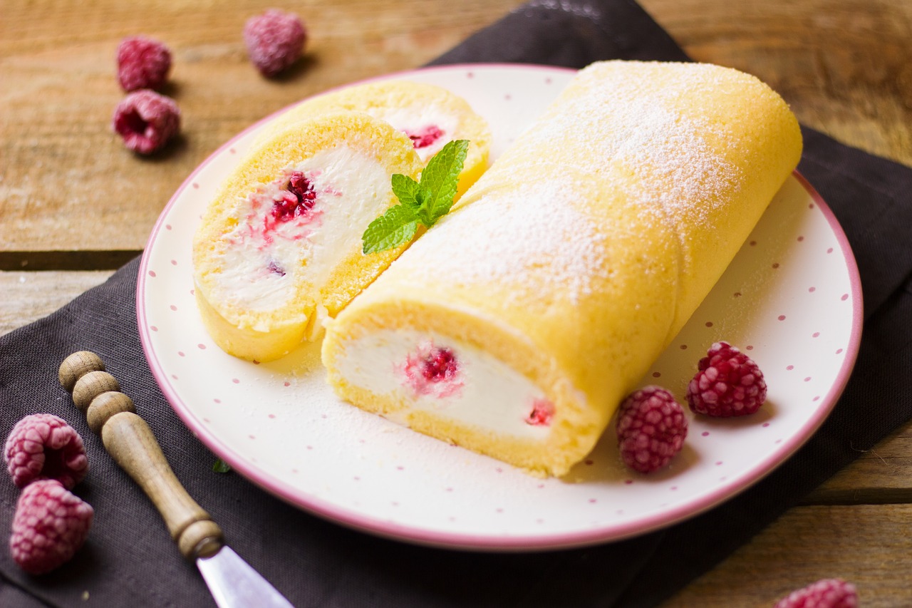 Image - roulade raspberry advocaat cream