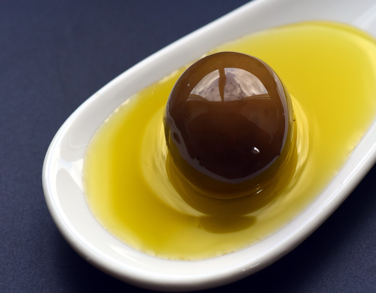 Image - olive olive oil eat oil food