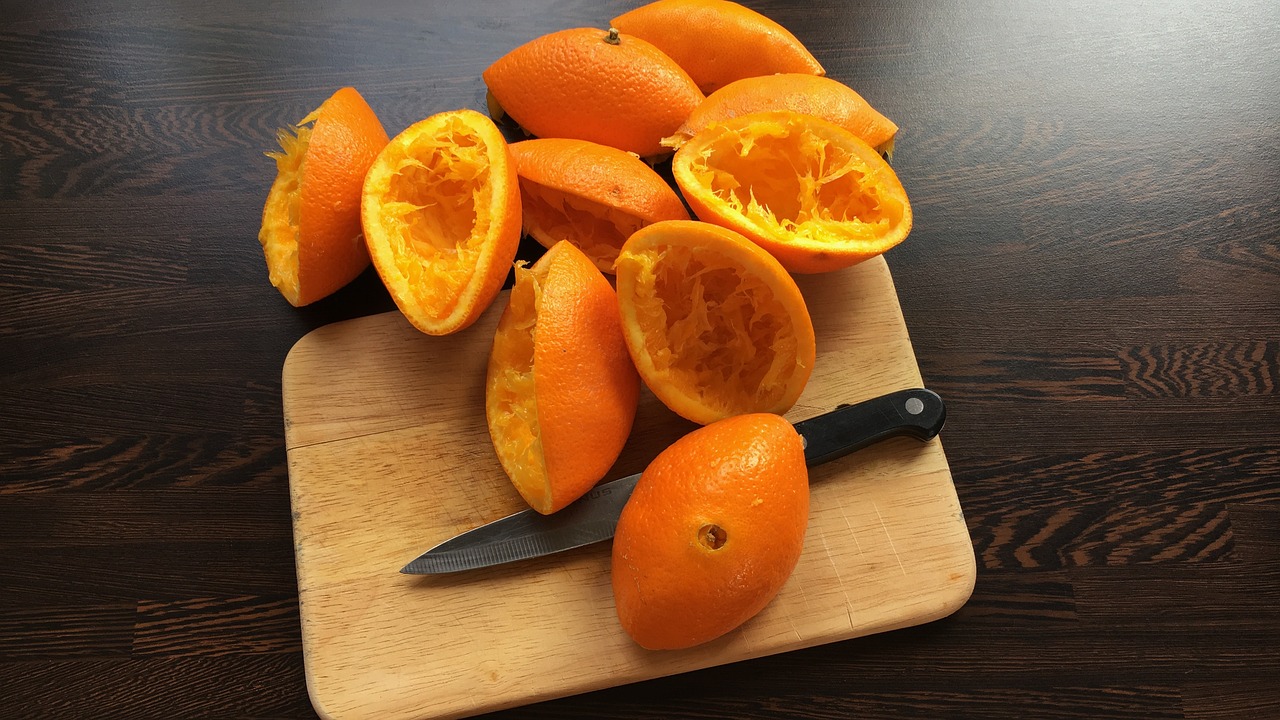 Image - oranges presses knife breakfast