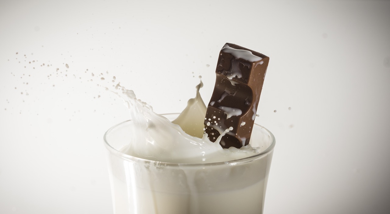 Image - milk chocolate splash inject food