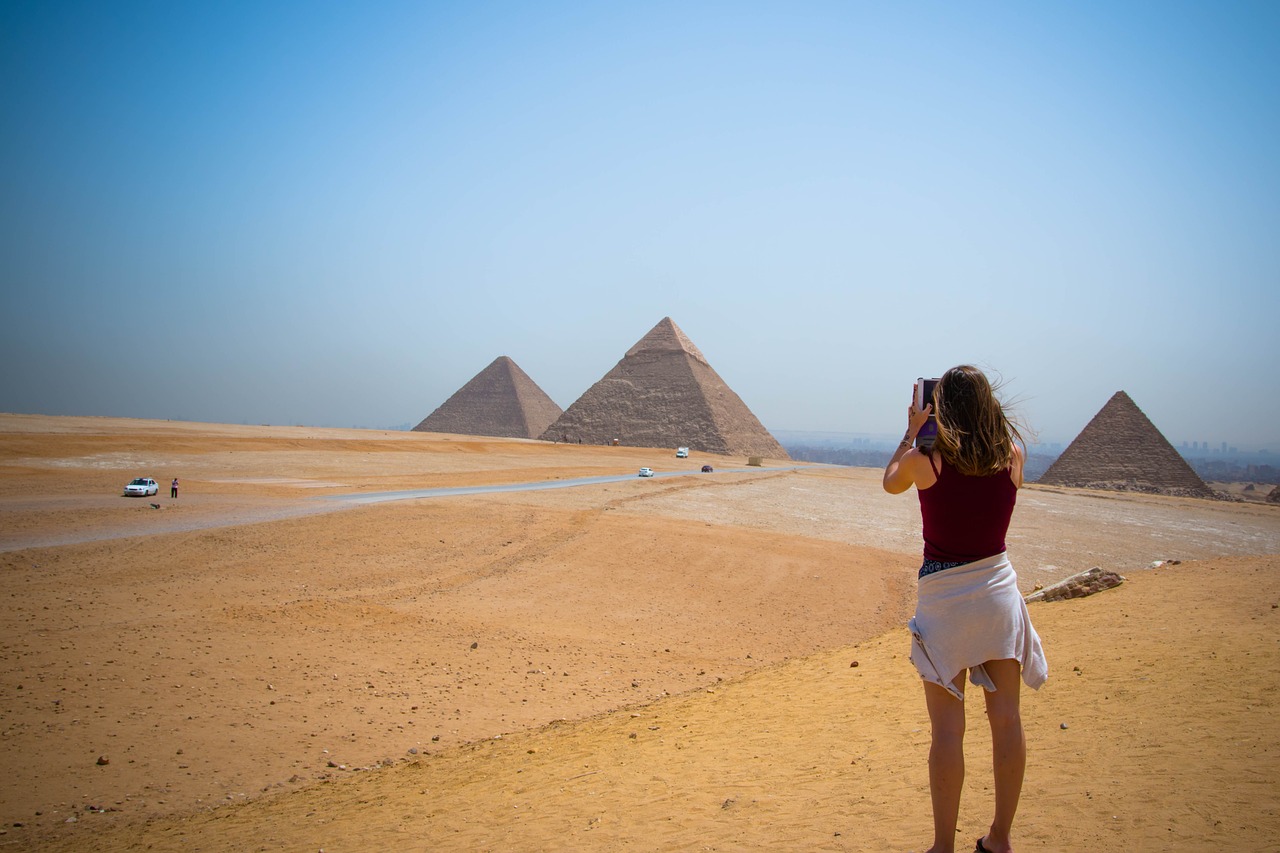 Image - pyramid egypt girl egyptian