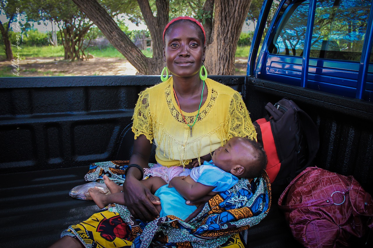 Image - mother son africa african woman