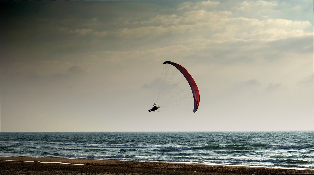 Image - paraglider sea extreme beach