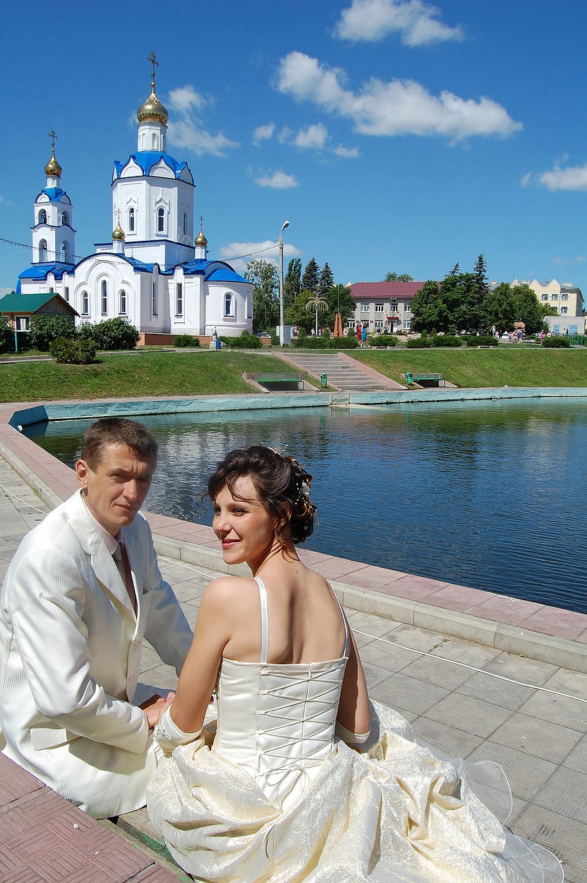 Image - wedding stroll just married nature