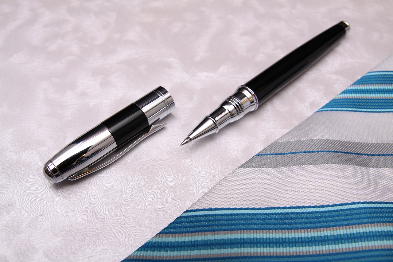 Image - entrepreneur contract signature pen