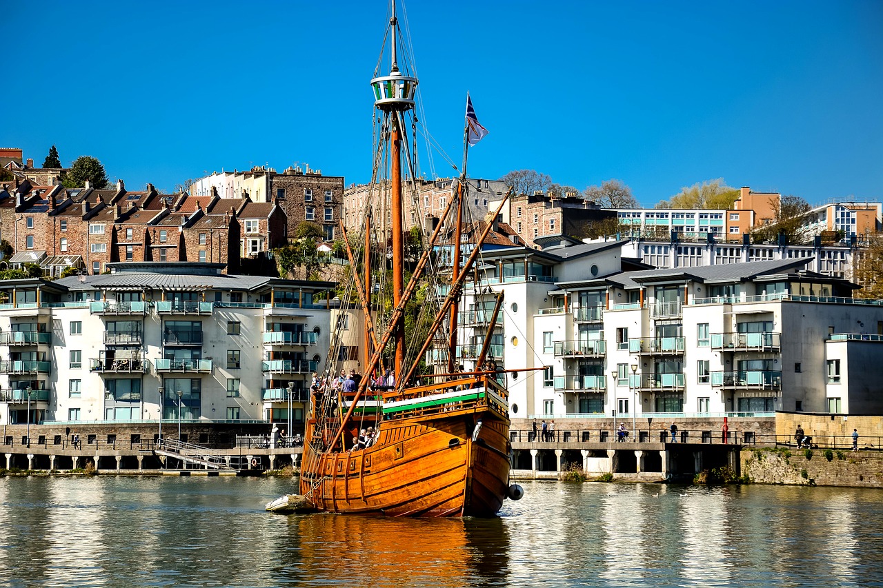 Image - bristol harbour boat england uk