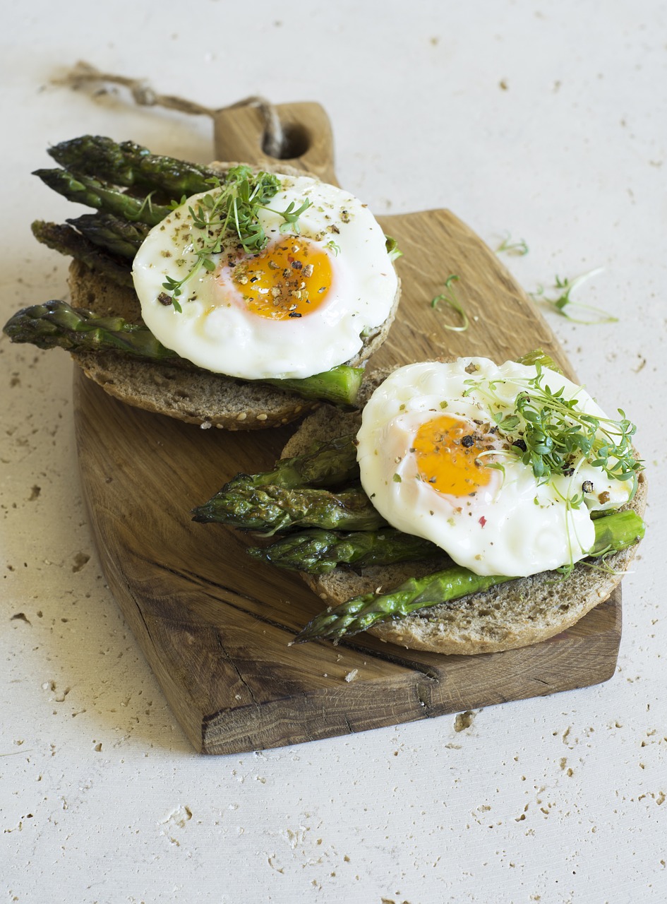 Image - egg asparagus a sandwich breakfast