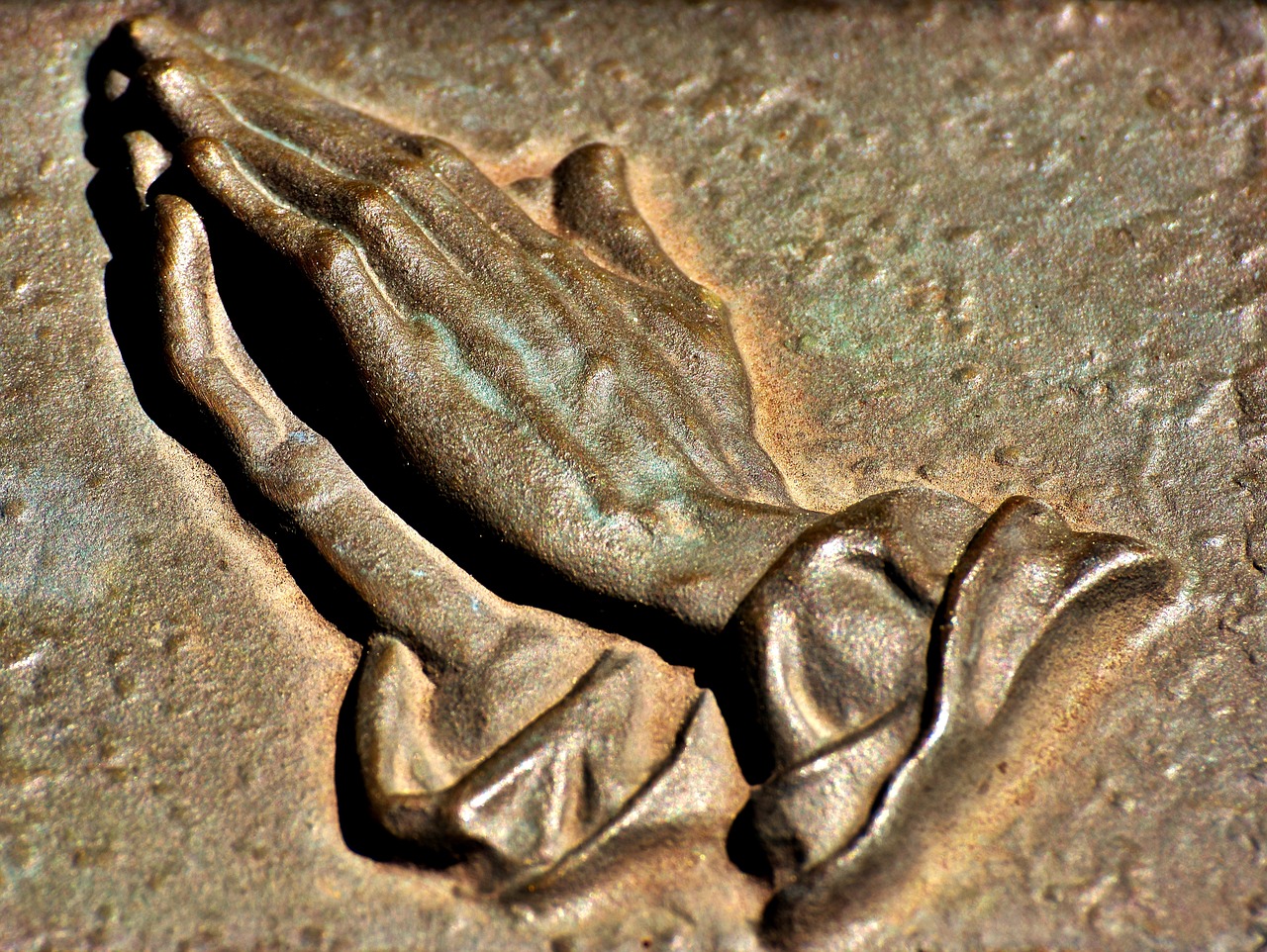 Image - praying hands metallic religious