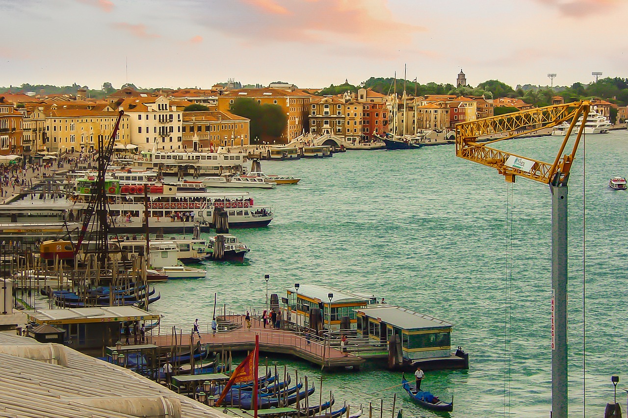 Image - venice lagoon canal grand