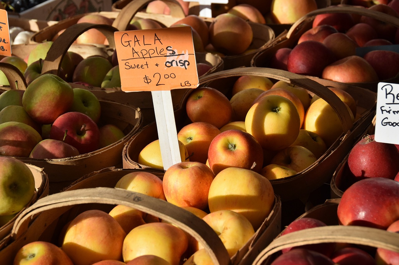 Image - apples fruit farmers market fresh