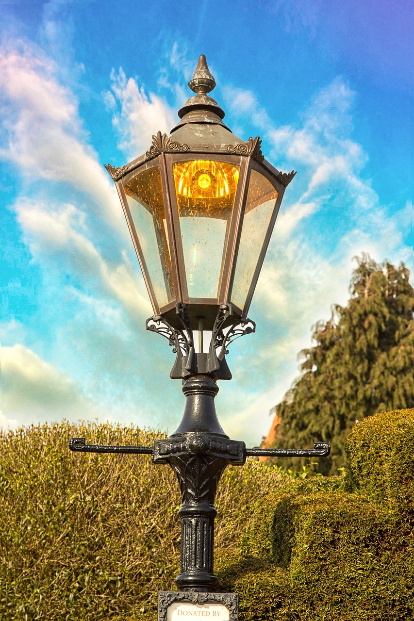 Image - street lamp tudor shakespeare