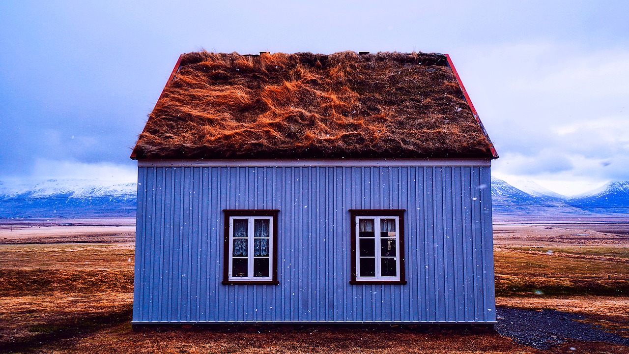 Image - iceland cottage house home remote