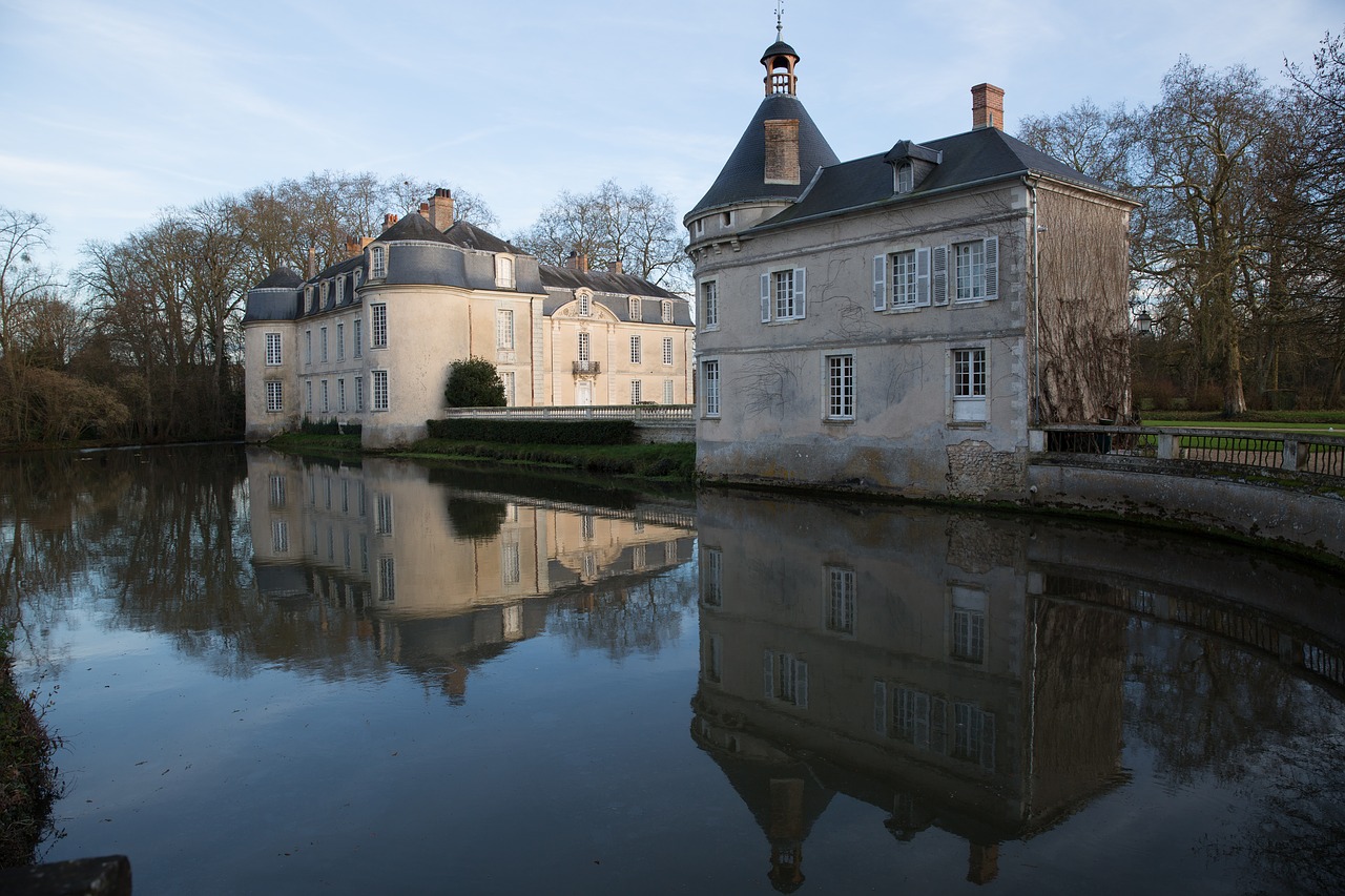 Image - castle of malicorne sarthe