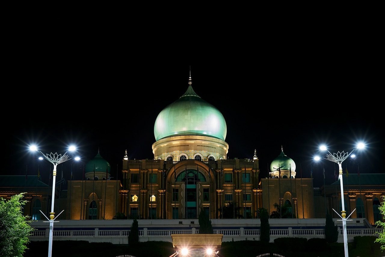 Image - night lights building landscape