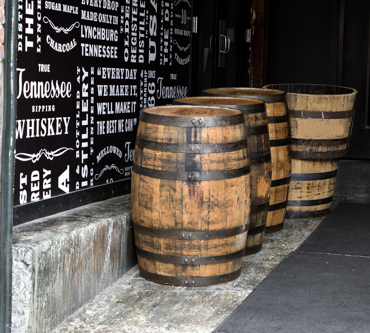 Image - whiskey barrels bourbon barrel