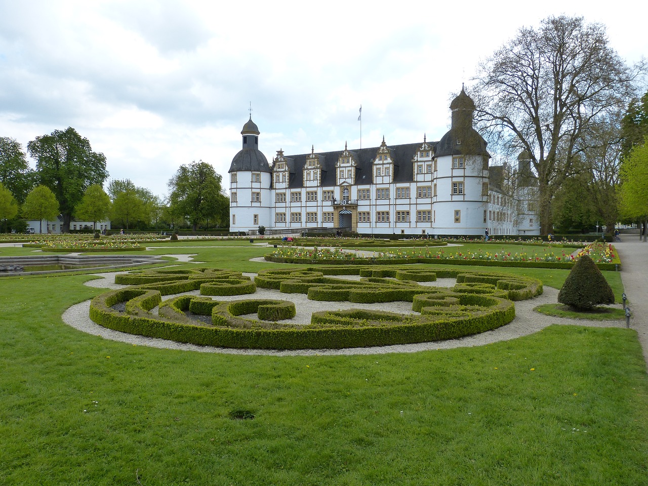 Image - paderborn castle neuhaus