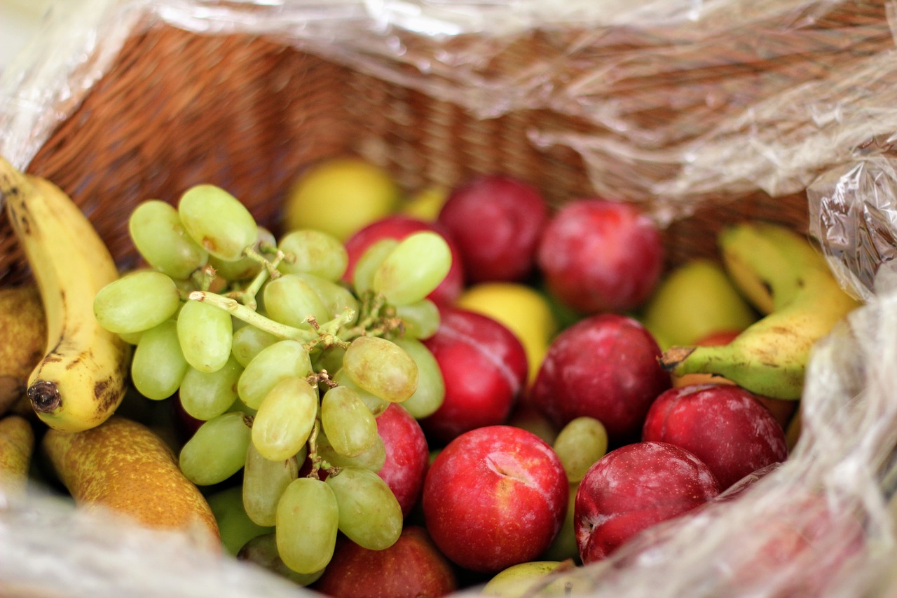 Image - fruit fruit basket grapes healthy