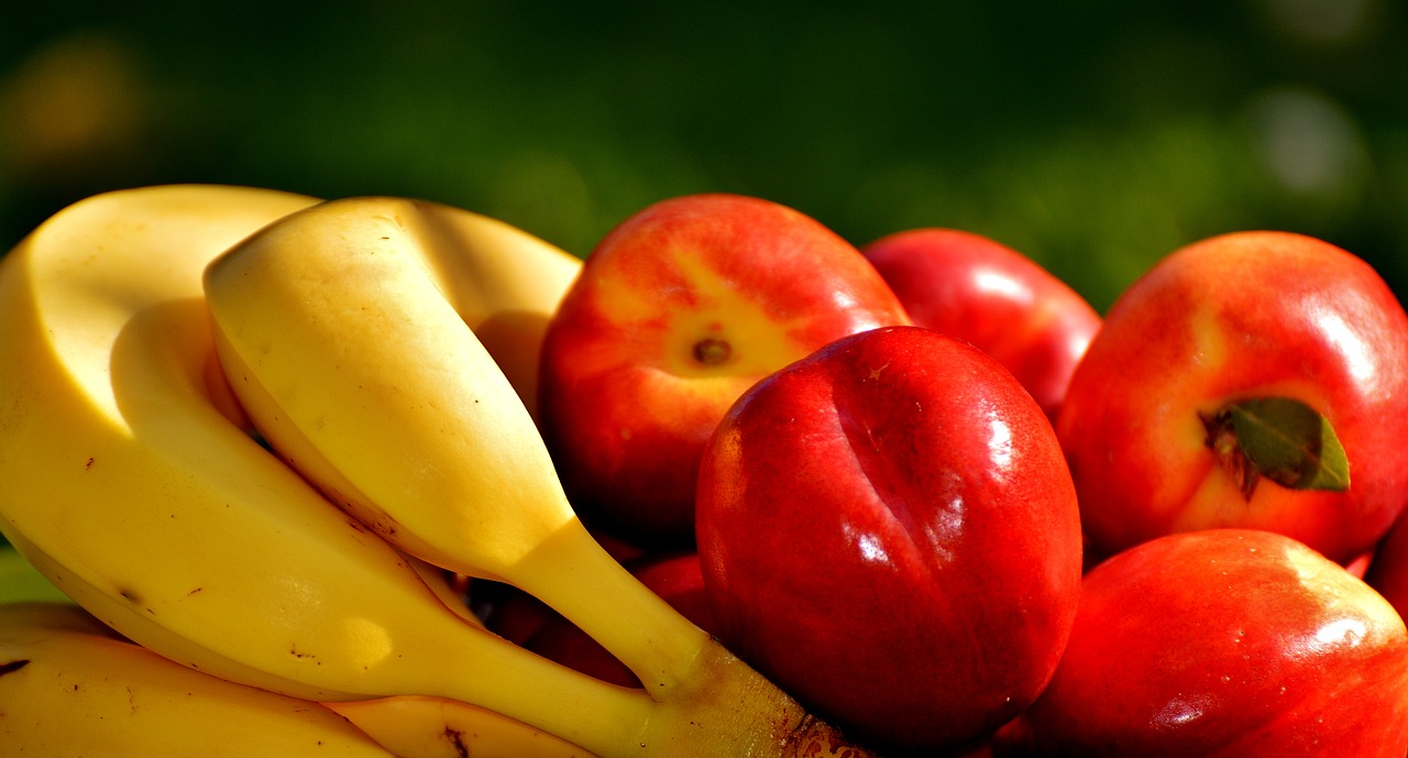 Image - bananas nectarines fruit vegetarian