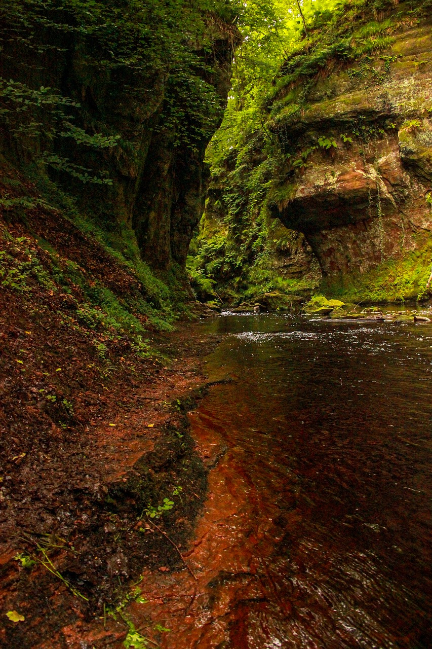 Image - scotland canyon red water