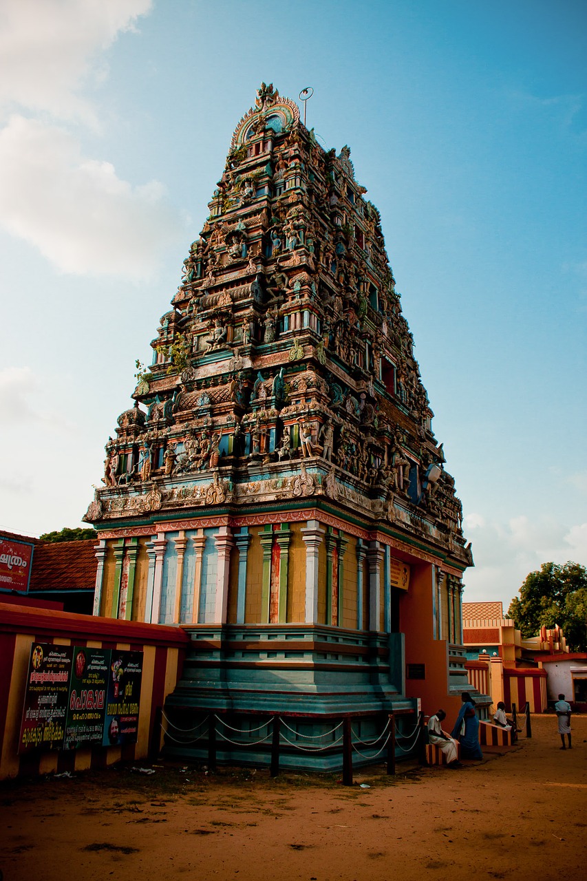 Image - temple india colorful temple figure