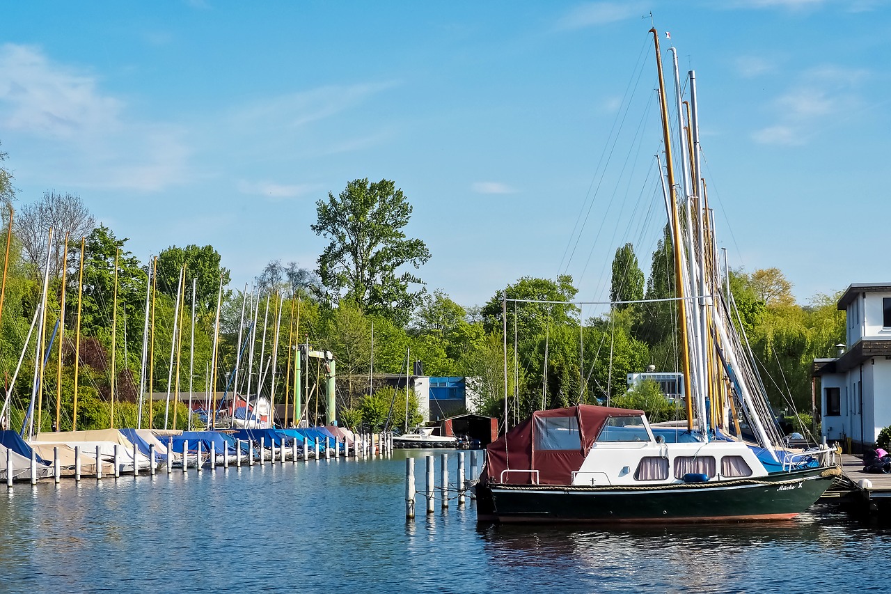 Image - port sailing boats create water