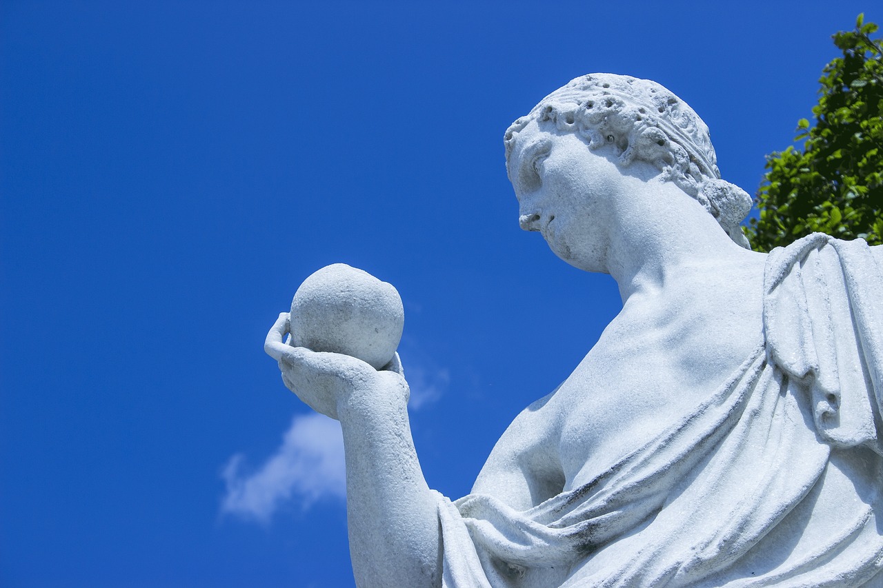 Image - blue sky schönbrunn sculpture