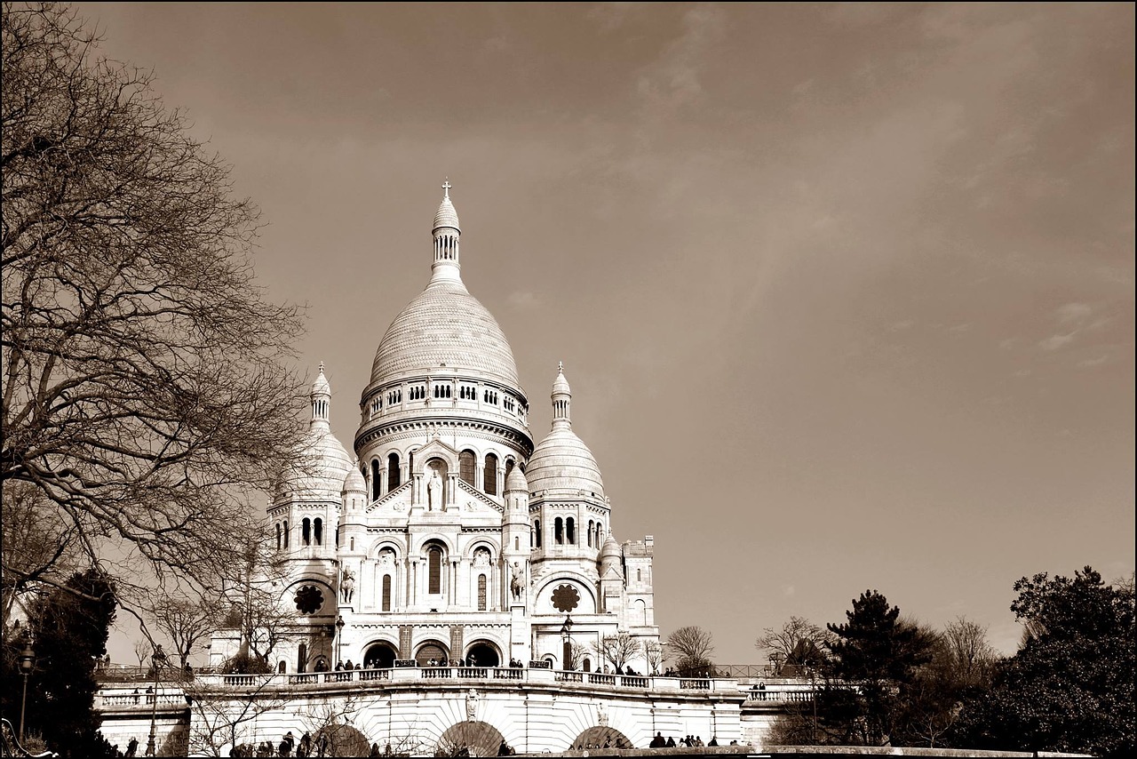 Image - sacred heart paris monument