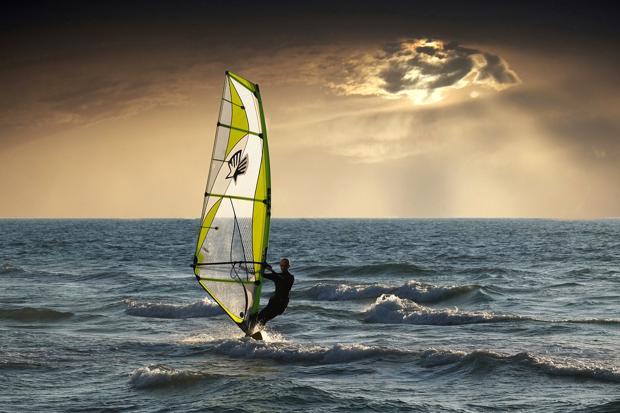 Image - windsurfing sea clouds sunset