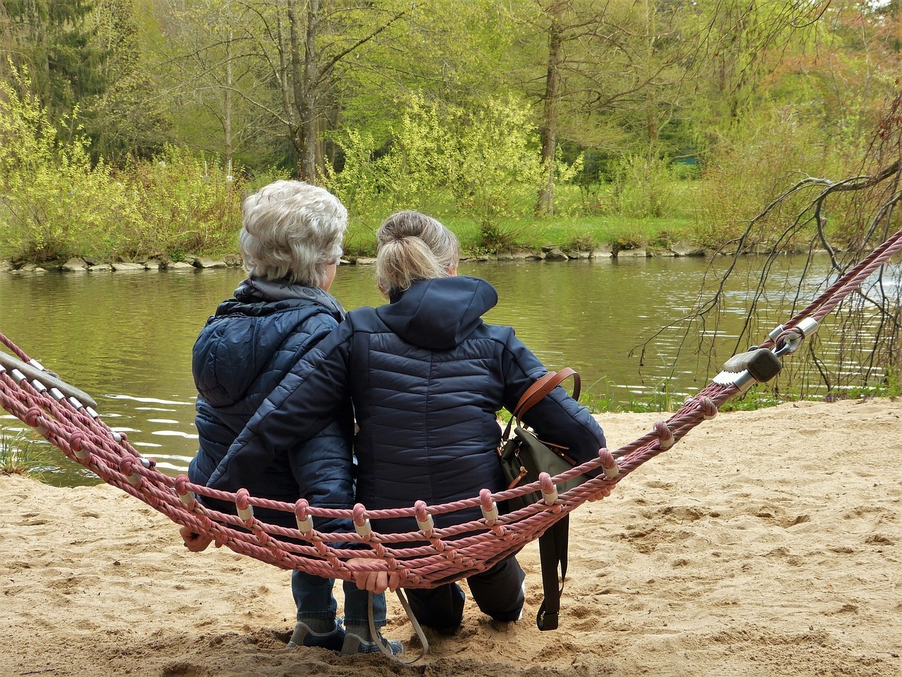 Image - women hammock pond age pensioners