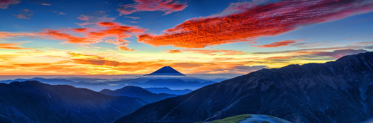 Image - panoramic landscape morning glow