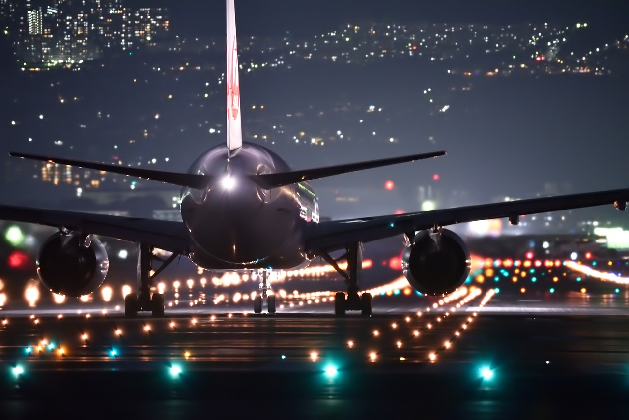 Image - night flight plane airport