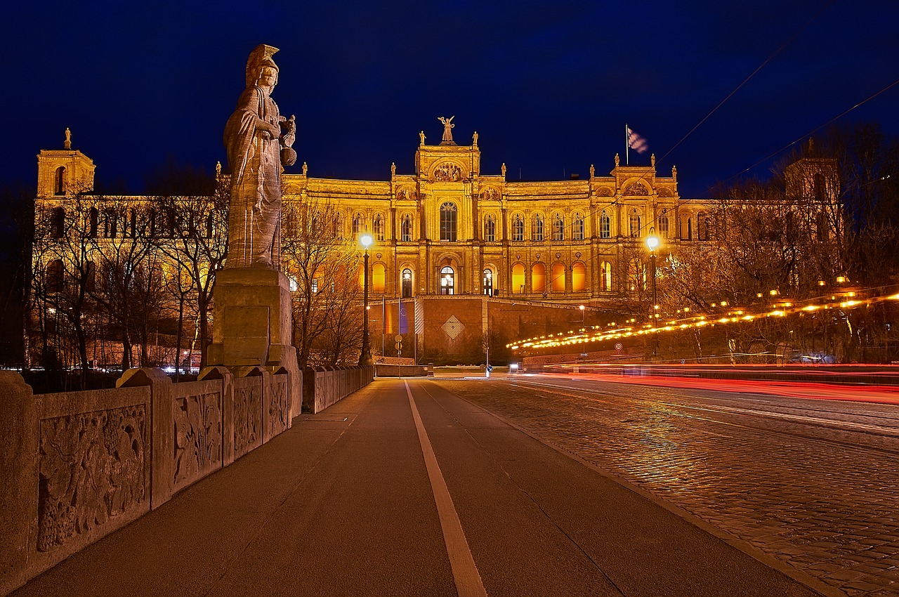 Image - maximilianeum munich light trail