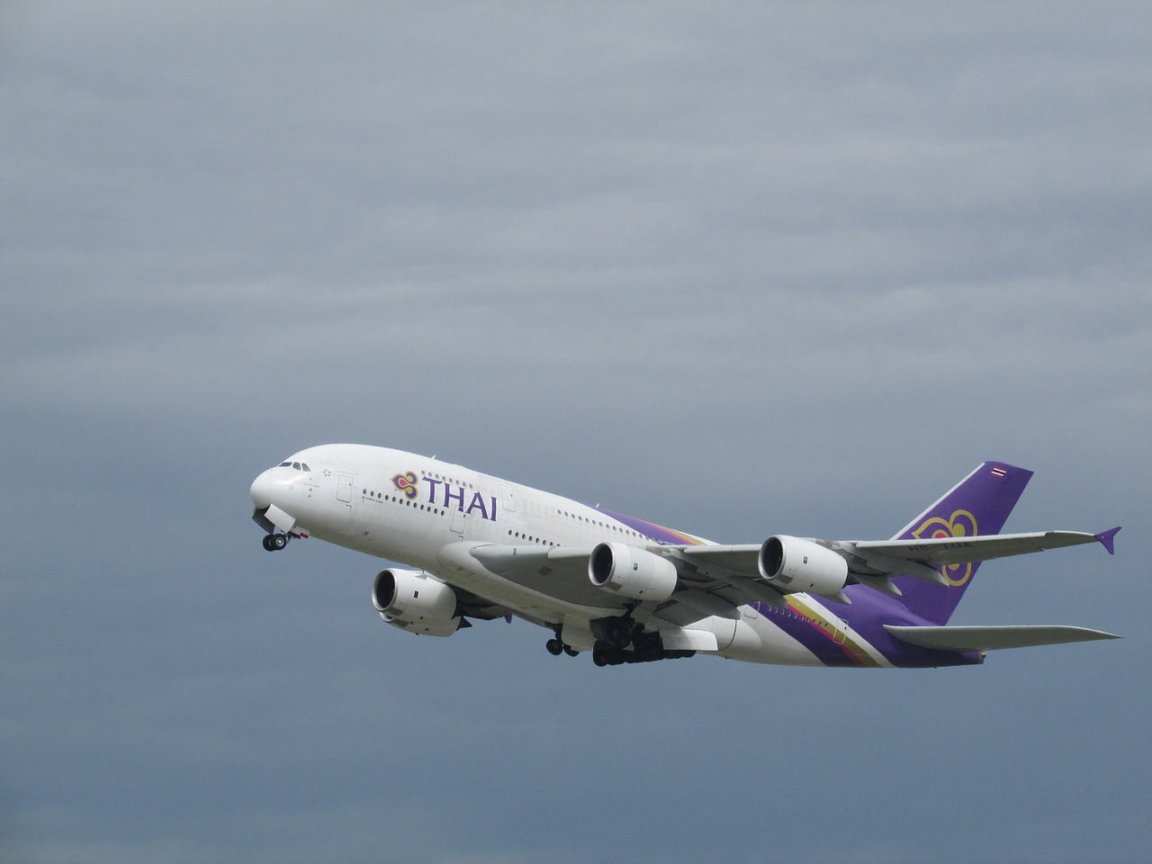 Image - plane spotting plane heathrow