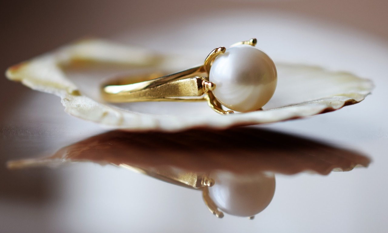 Image - jewelry pearl ring gold fashion