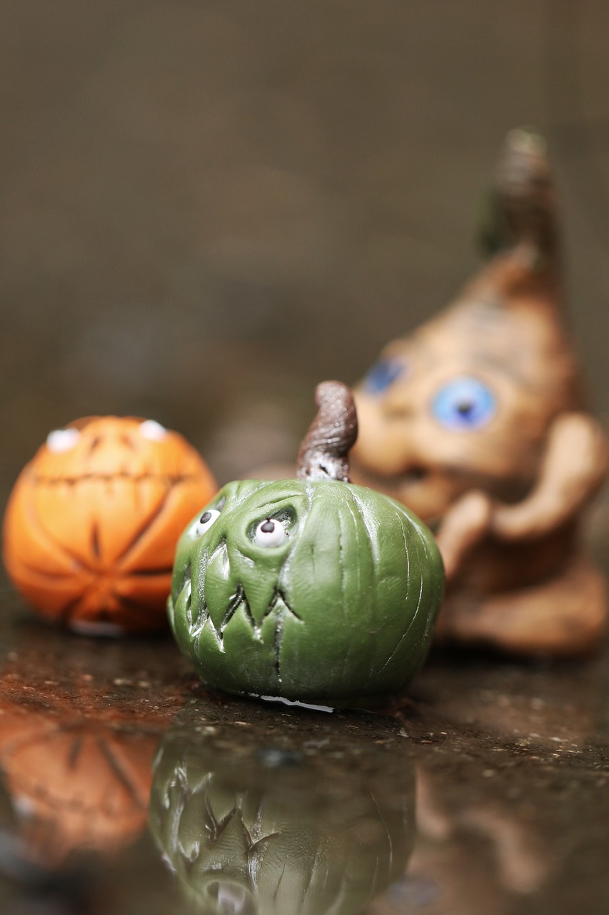 Image - figure pumpkin miniature water