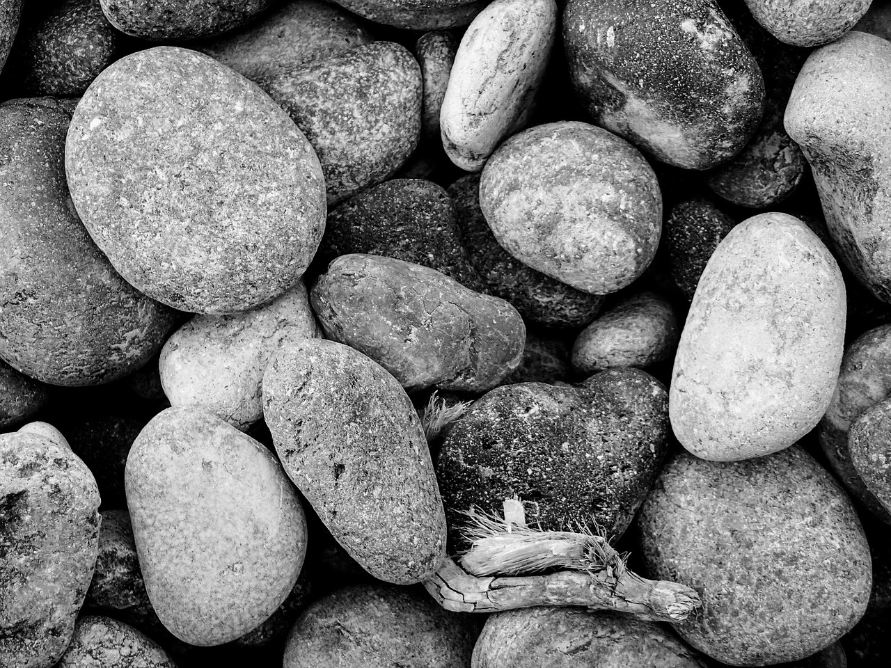 Image - roller pierre beach pebbles sea